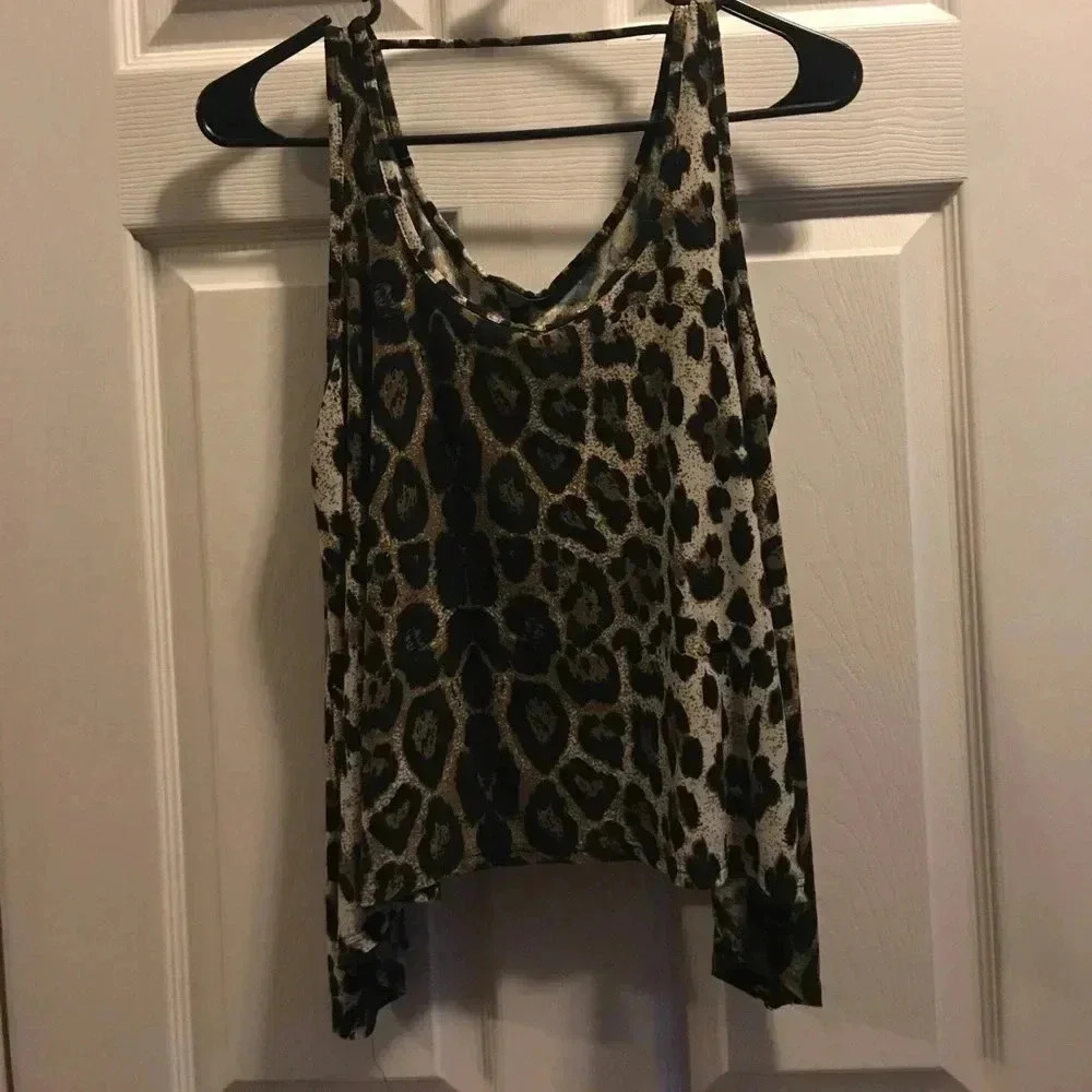 🔴🔴Cheetah print shirt 🌟